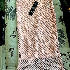 Women’s Kardashian 2 piece crop top and maxi-skirt 💃